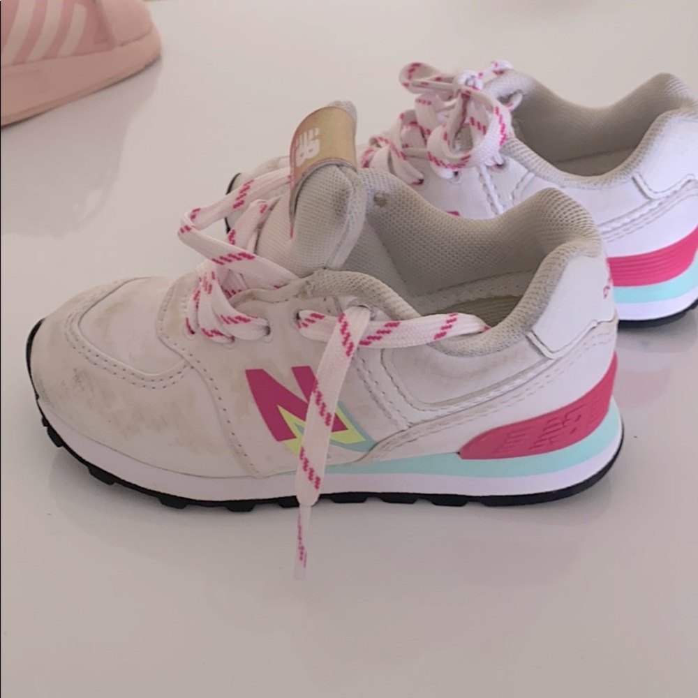 New balance - Picture 2 of 5